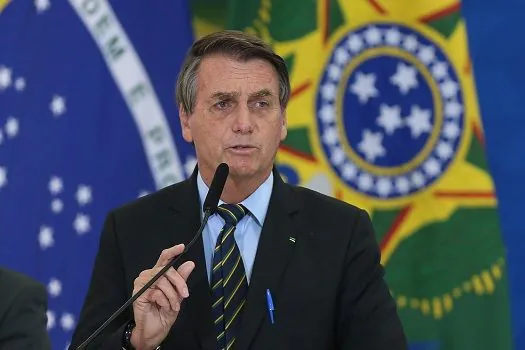 Com 15,34% das urnas apuradas, Bolsonaro lidera com 51,68%