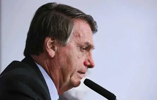 Bolsonaro: “era hipérbole quando falei de virar jacaré; podia virar bambi também”