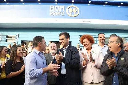 Rodrigo Garcia inaugura unidade do Bom Prato em Cotia