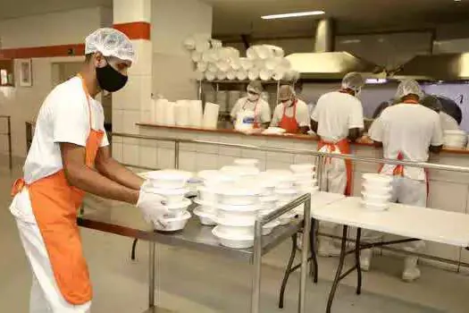 Bom Prato oferece amanhã almoço especial para o Dia das Mães