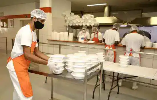 Bom Prato oferece amanhã almoço especial para o Dia das Mães