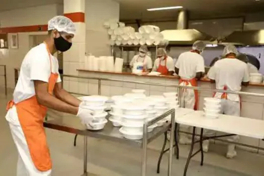 Todos os restaurantes Bom Prato irão servir o almoço desta sexta-feira, a partir das 10h