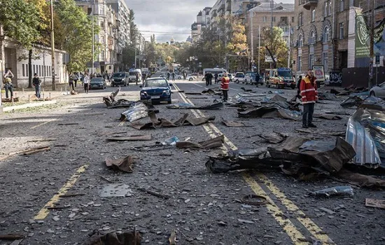 Já são 19 os mortos em bombardeio na Ucrânia; Rússia ameaça com novos ataques