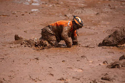 Sob a lama de Brumadinho, o lento trabalho de heróis