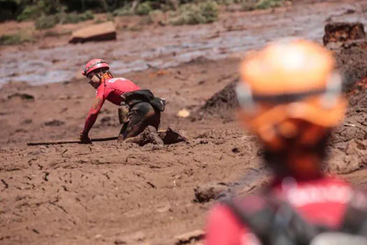 Mandetta: Pessoas que tiveram contato com lama da barragem serão acompanhadas