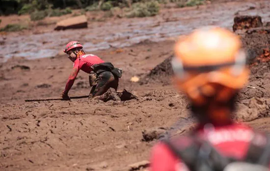 Mandetta: Pessoas que tiveram contato com lama da barragem serão acompanhadas