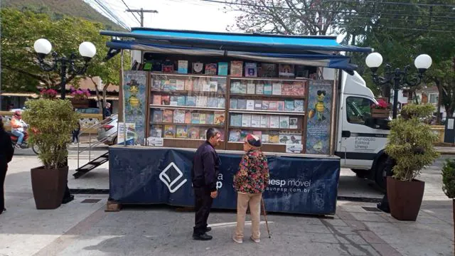 Livraria móvel da Editora Unesp chega à Ribeirão Pires