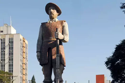 Estátua do Borba Gato vai ganhar a companhia do monumento Marco da Paz na Zona Sul de SP