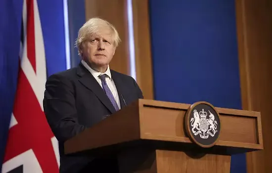 Reino Unido: Boris Johnson ganha voto de confiança por 211 a favor e 148 contra