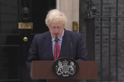 Boris Johnson segue como premiê do Reino Unido até escolha de sucessor