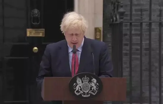 Boris Johnson segue como premiê do Reino Unido até escolha de sucessor