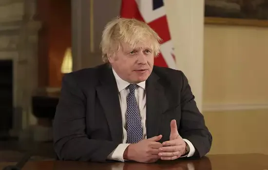 Johnson anuncia sanções a 5 bancos e a 3 indivíduos russos de alto patrimônio