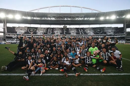 Botafogo vira sobre o Operário e confirma retorno à elite do Brasileirão