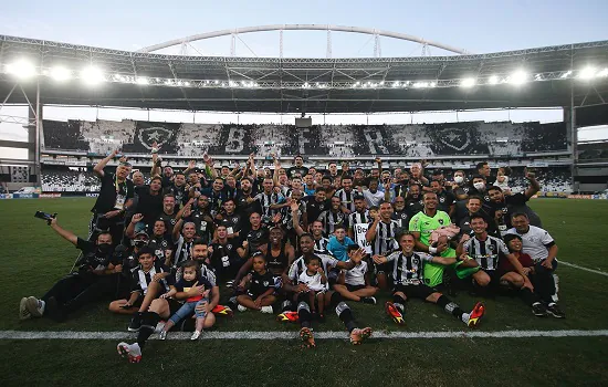 Botafogo vira sobre o Operário e confirma retorno à elite do Brasileirão