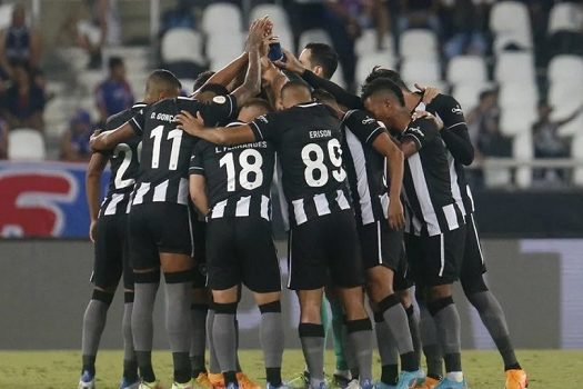 Empolgado, Botafogo mira liderança do Brasileirão contra o América-MG