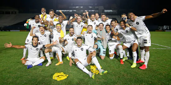 Botafogo empata com Vasco em São Januário e está classificado na Copa do Brasil