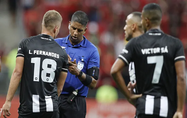 Botafogo fecha a primeira rodada de olho no título inédito da Copa do Brasil