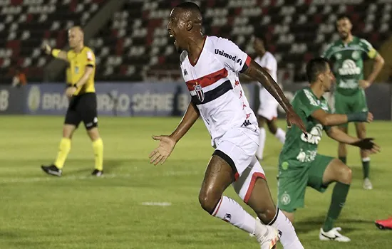 Botafogo-SP surpreende e vence Chapecoense por 3 a 0 em casa