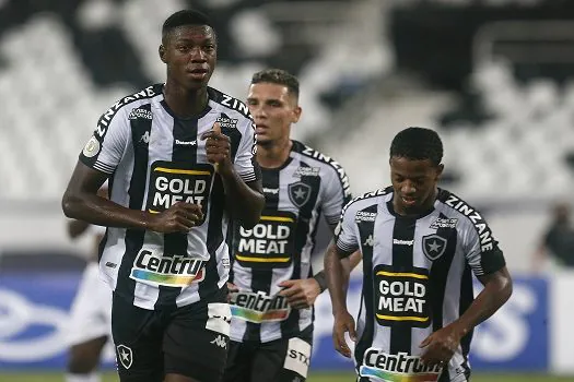 Mesmo rebaixado, Botafogo vence São Paulo no Engenhão