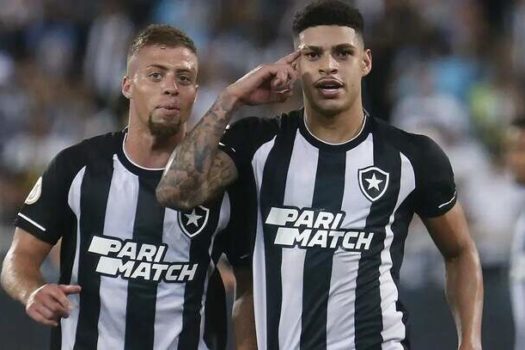 Botafogo tem 90% de chance de ser campeão; Vasco, 76% de ser rebaixado