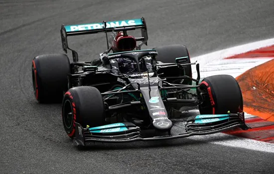 Bottas surpreende Hamilton e Verstappen e fatura pole da ‘sprint race’ na Itália