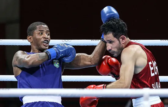 Wanderson de Oliveira avança às oitavas de final do boxe em Tóquio