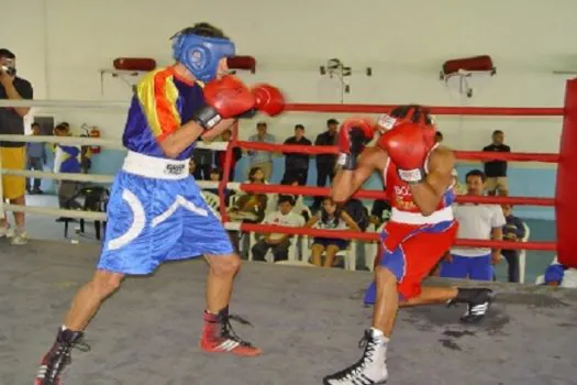 Pelezão recebe estrelas do boxe neste domingo (7)