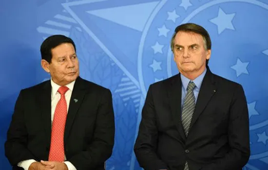 TSE começa a julgar nesta terça ações que pedem cassação de Bolsonaro e Mourão