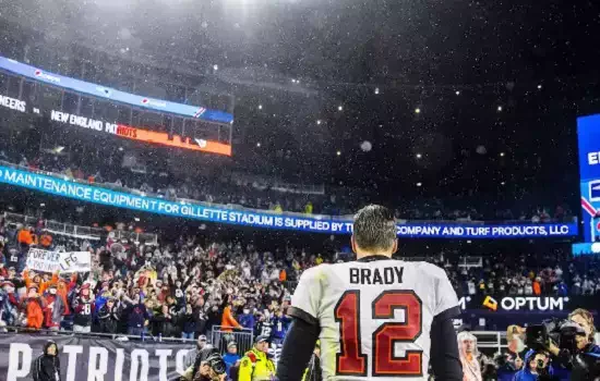 Tom Brady se torna o jogador mais bem pago da NFL pela primeira vez na carreira