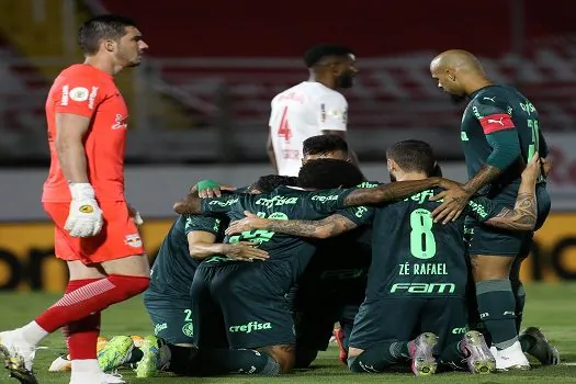 Com placar construído no primeiro tempo, Palmeiras vence fora de casa e tem vantagem