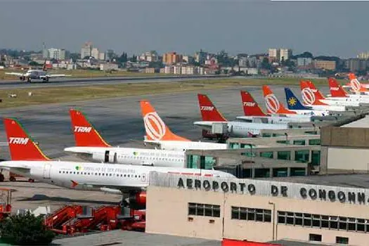 Aeroportos e rodovias apresentam grande movimentação no feriado