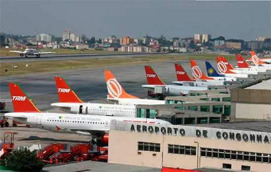 Aeroportos e rodovias apresentam grande movimentação no feriado