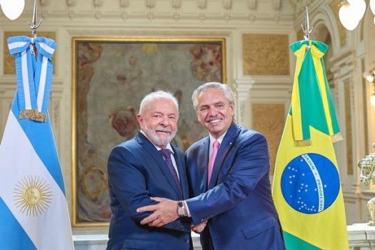 Brasil e Argentina estudam criar moeda única para trocas comerciais