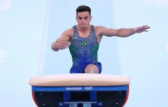 Ginastas Caio Souza e Diogo Soares ficam sem medalha na final do individual geral