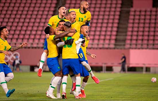 Brasil vence o México nos pênaltis e avança à final do futebol em busca do bi