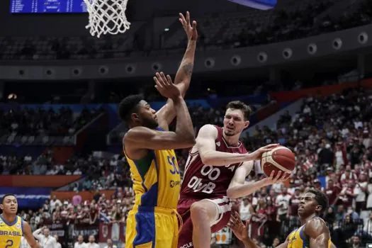 Seleção brasileira perde para Letônia e está eliminada do Mundial de basquete