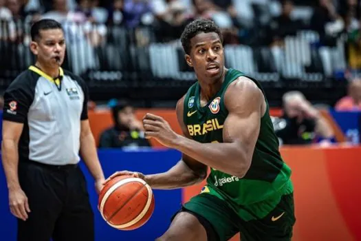 Brasil bate de frente com estrelas da NBA e vence Canadá na Copa do Mundo de Basquete