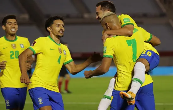 Brasil vence Uruguai fora de casa e continua 100% nas Eliminatórias