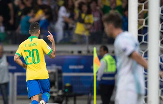 Seleção brasileira evita euforia e se refugia na Granja Comary antes de final