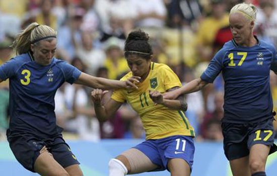 Brasil perde nos pênaltis para Suécia e fica fora da final do futebol feminino