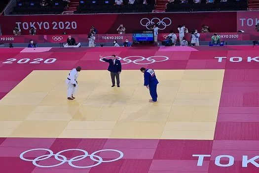 Rafael Silva perde para Teddy Riner em 45 segundos e está fora da Olimpíada