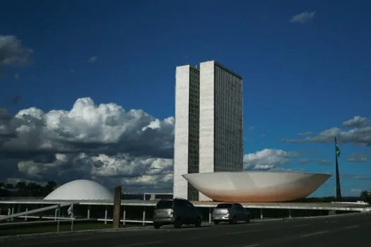 Nove governadores tomam posse pela primeira vez