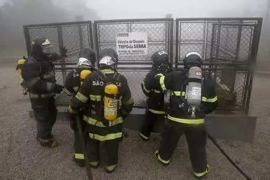 Metrô homenageia o Corpo de Bombeiros com uma série de ações na estação Sé