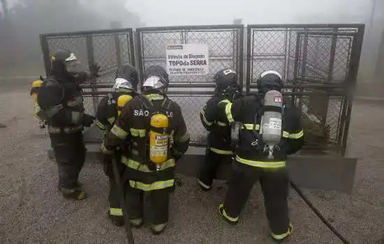 Metrô homenageia o Corpo de Bombeiros com uma série de ações na estação Sé