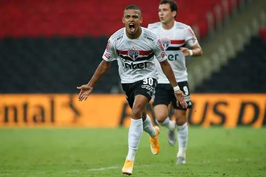 Copa do Brasil – Flamengo x São Paulo: Carrasco Brenner marca 2 no jogo de ida