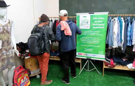 Semasa realiza Breshopping Sustentável para moradores atendidos pelo Centro POP