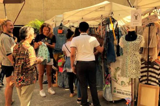 Feira de Brechós no Centro de SP é oportunidade para realizar compras de final de ano