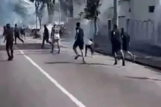 Torcedores de Flamengo e Botafogo brigam nas ruas do Rio antes do jogo pelo Brasileirão