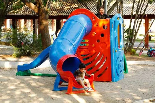 São Caetano instala 18 novos brinquedos em parques da cidade