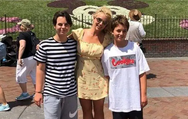 Britney Spears retomou contato com os filhos após um ano